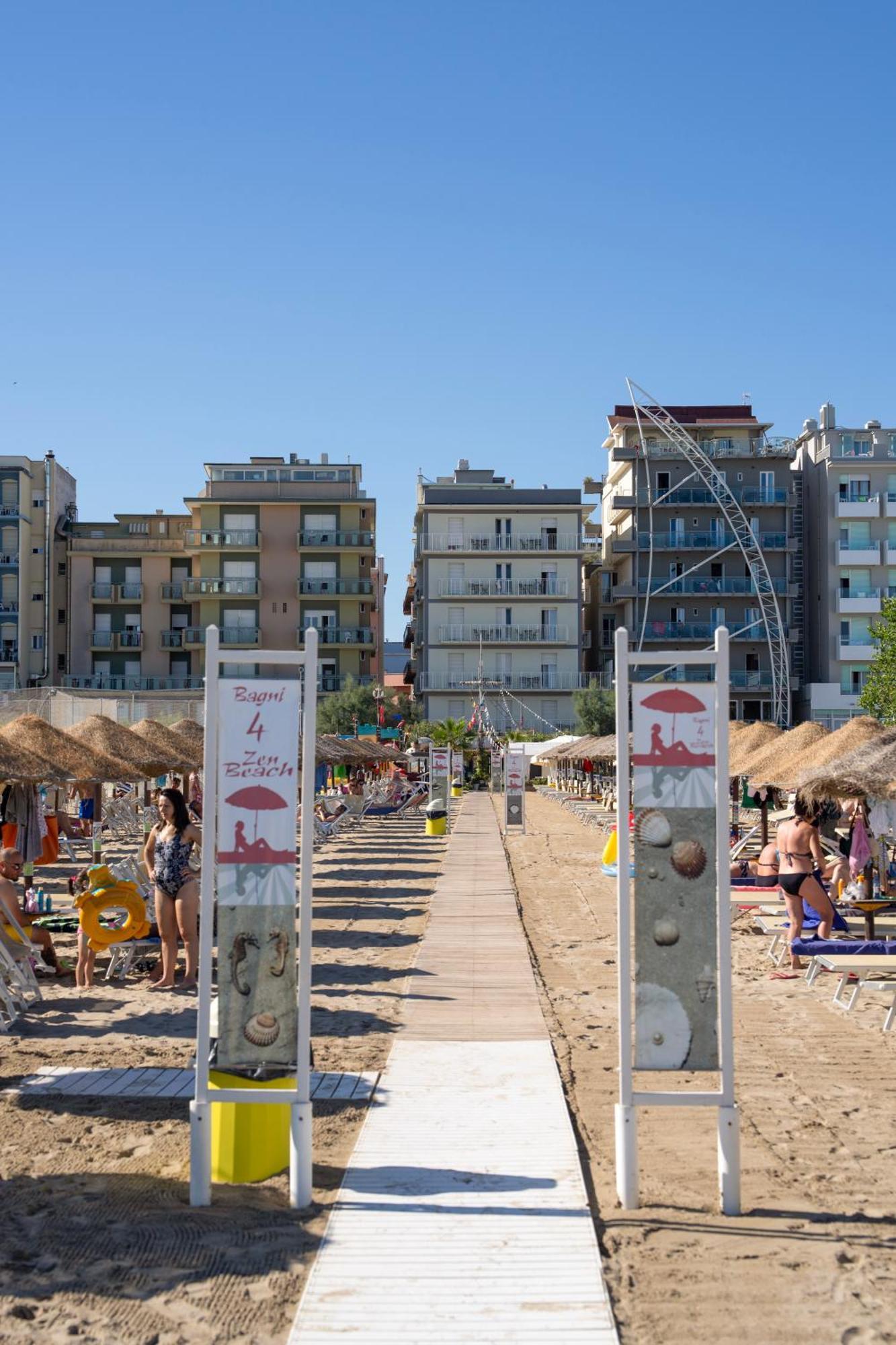 Hotel Thea Gabicce Mare Kültér fotó