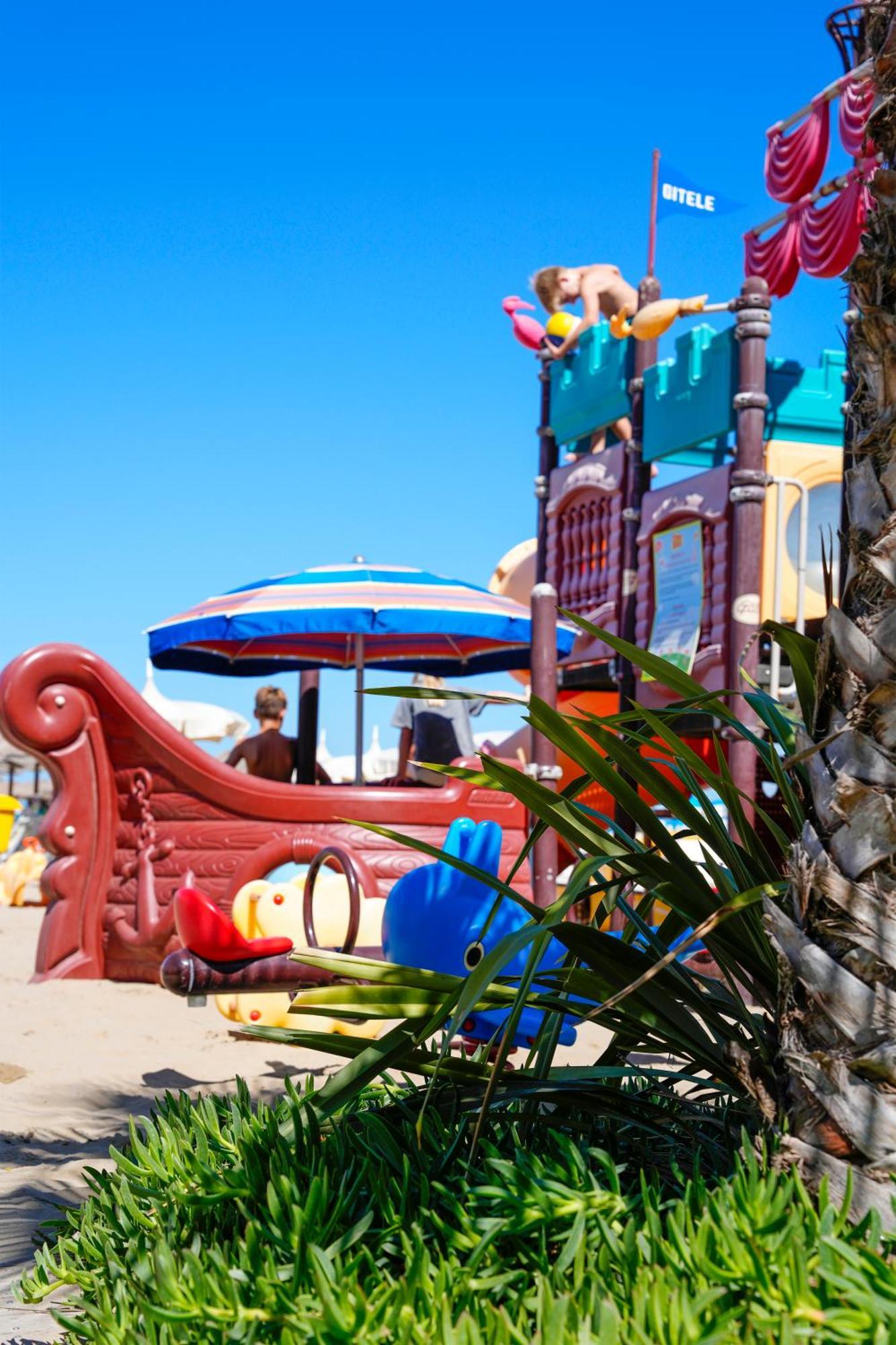 Hotel Thea Gabicce Mare Kültér fotó