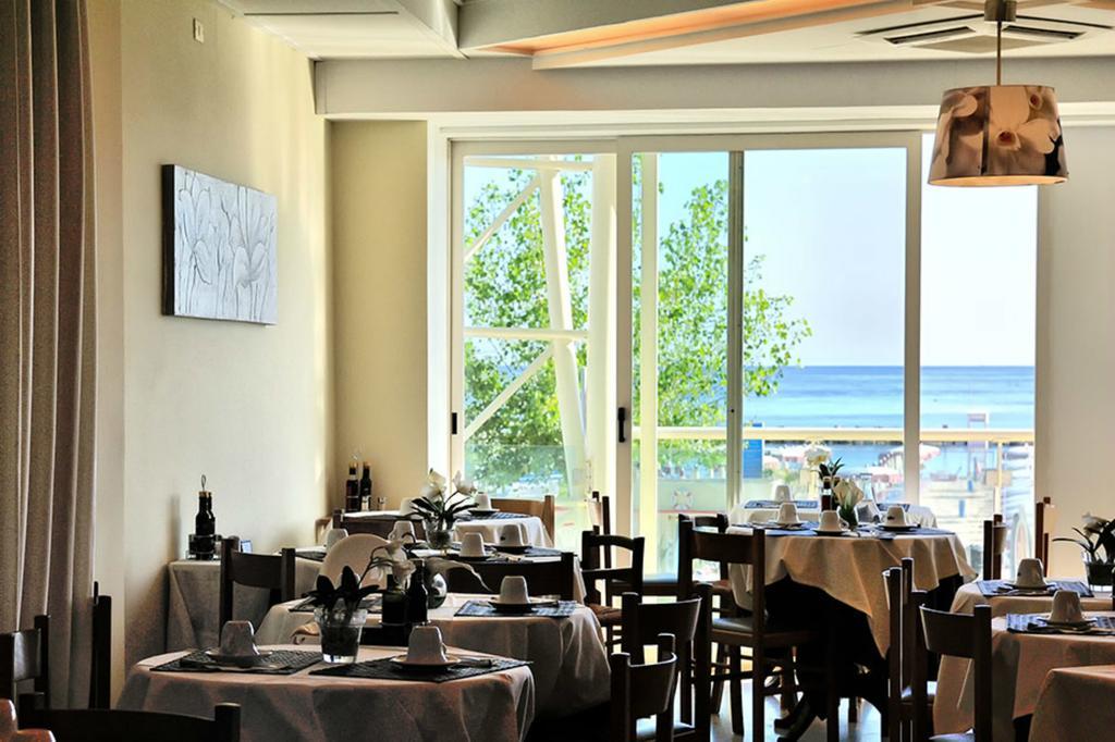 Hotel Thea Gabicce Mare Kültér fotó