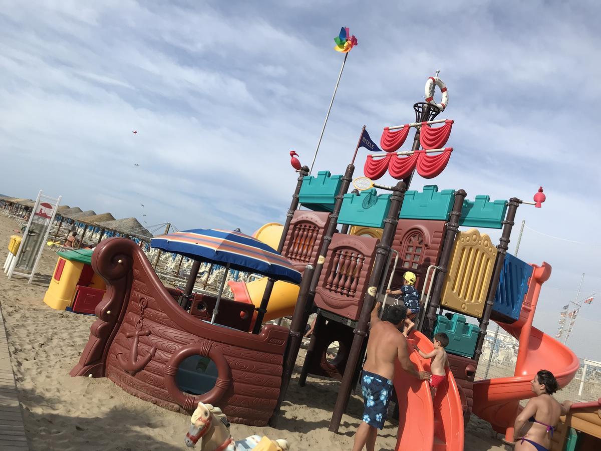 Hotel Thea Gabicce Mare Kültér fotó
